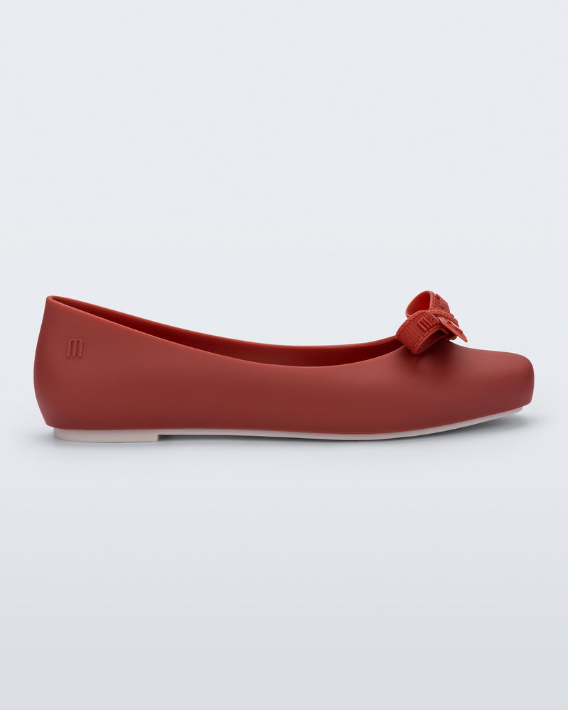 RED - BW476