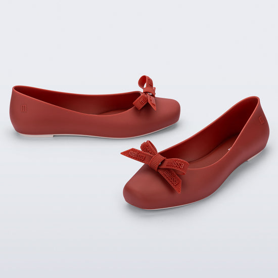 RED - BW476