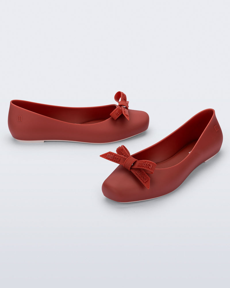 RED - BW476