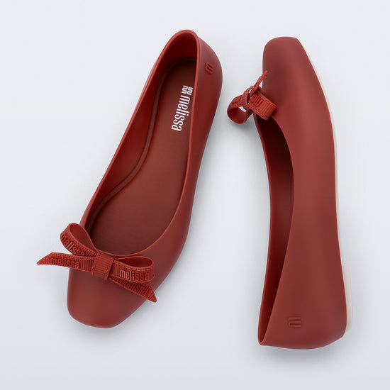 RED - BW476