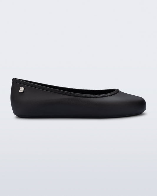 BLACK-BU774