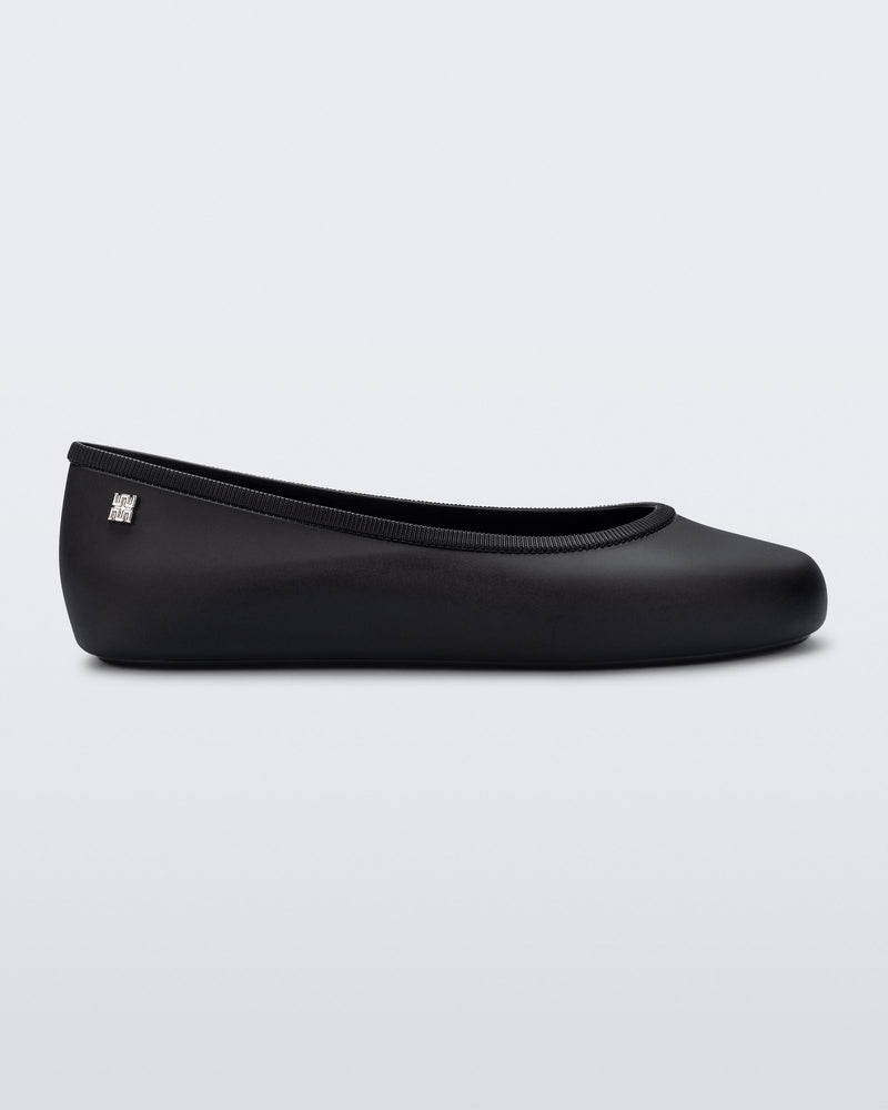 BLACK-BU774