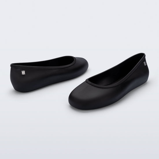 BLACK-BU774