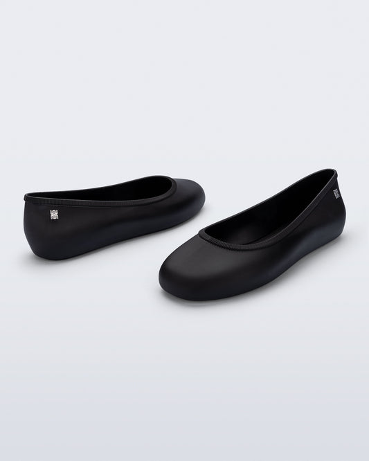 BLACK-BU774