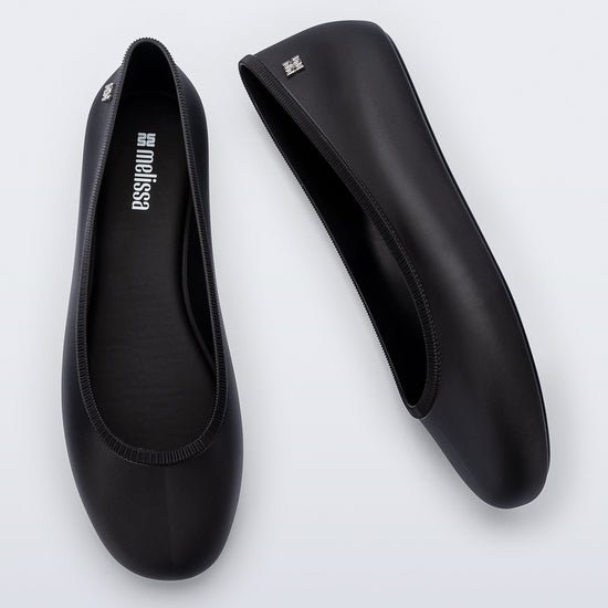 BLACK-BU774