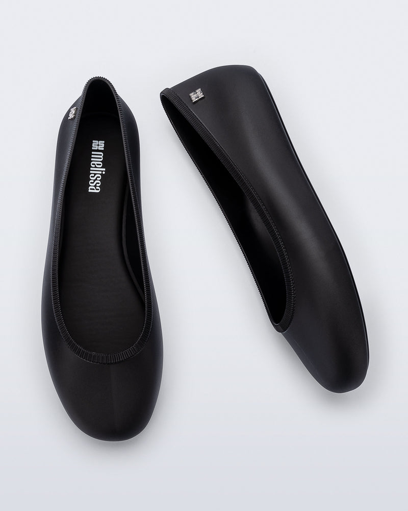 BLACK-BU774