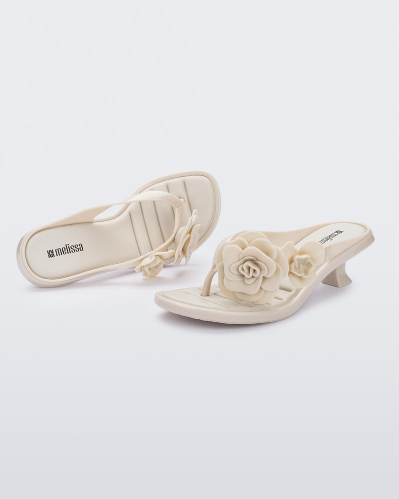 Melissa Thong Kitten Heel Petals Adult