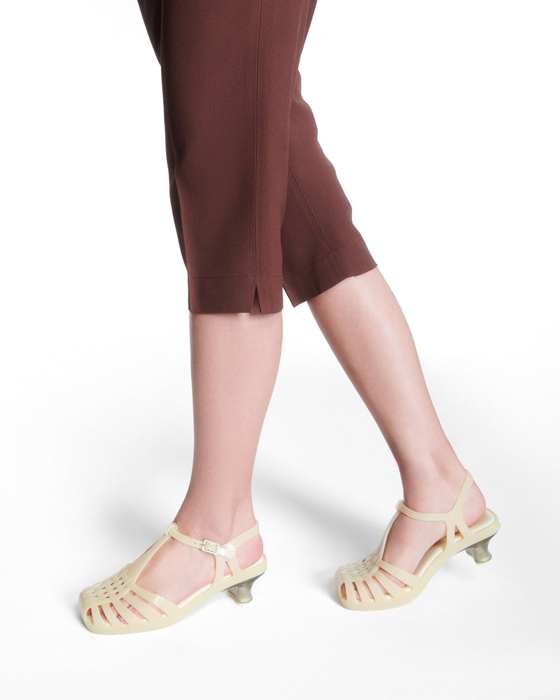 MILKY BEIGE-BU536